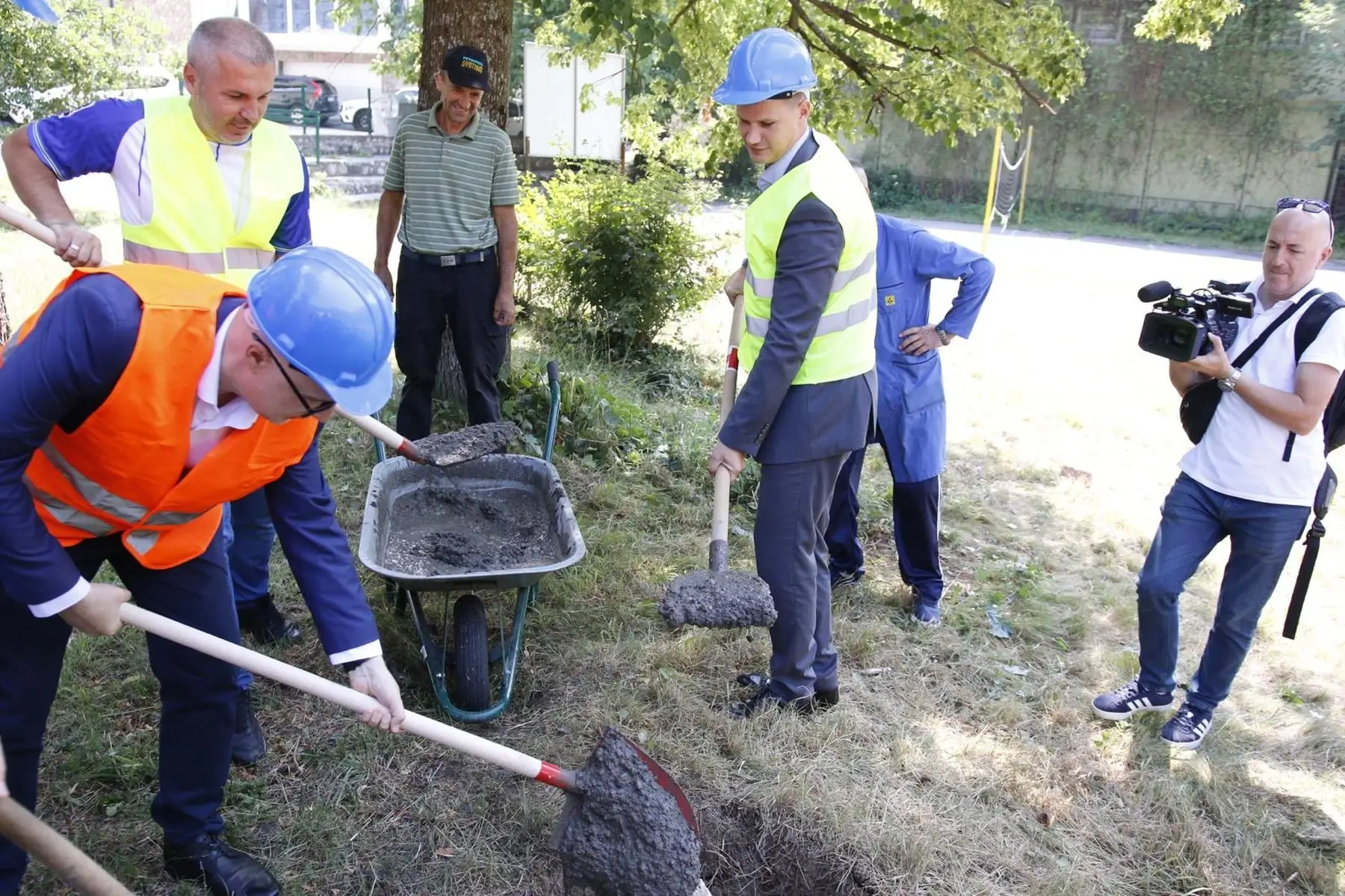 Položen kamen temeljac za novu fiskulturnu salu u Stuparima